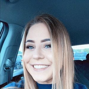 Meet your Posher, Casey